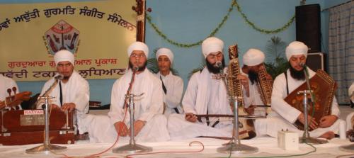 Adutti Gurmat Sangeet Samellan- 2011 (32)