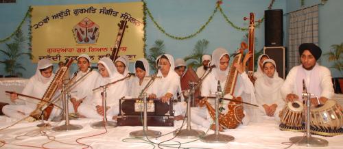 Adutti Gurmat Sangeet Samellan- 2011 (37)