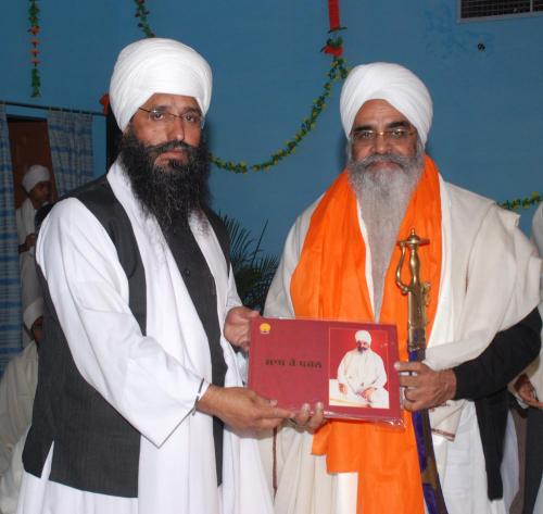 Adutti Gurmat Sangeet Samellan- 2011 (8)