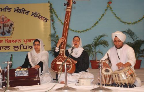 Adutti Gurmat Sangeet Samellan- 2011 (80)