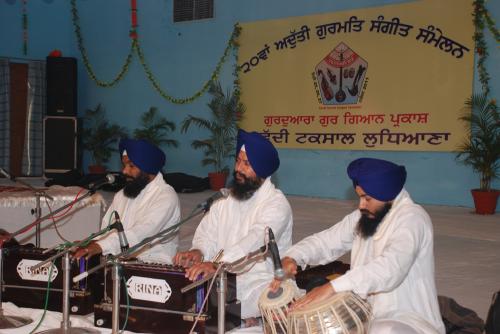 Adutti Gurmat Sangeet Samellan- 2011 (81)