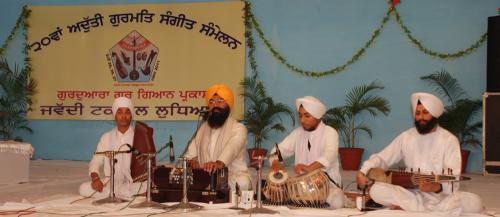 Adutti Gurmat Sangeet Samellan- 2011 (86)