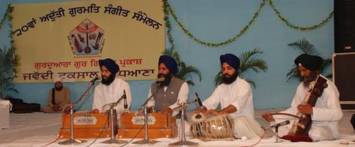 Adutti Gurmat Sangeet Samellan- 2011 (87)