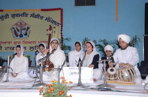 Adutti Gurmat Sangeet Samellen Jawaddi Taksal 2012 (44)