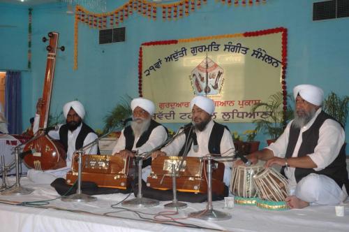 Adutti Gurmat Sangeet Samellen Jawaddi Taksal 2012 (75)