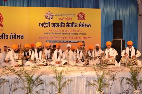 Adutti Gurmat Sangeet Samallen 2016 (63)