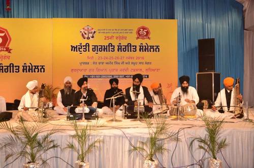 Adutti Gurmat Sangeet Samallen 2016 (76)