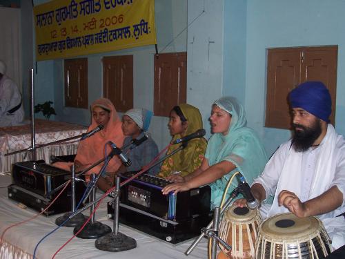 Gurmat Sangeet Workshop 2006 (22)