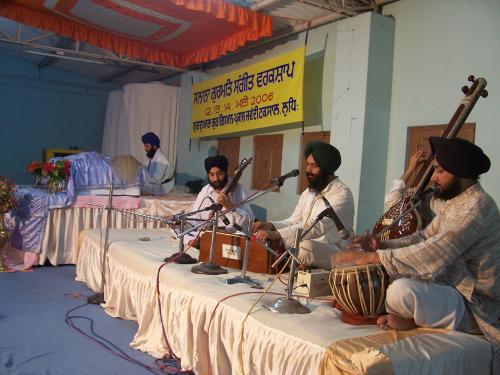 Gurmat Sangeet Workshop 2006 (29)