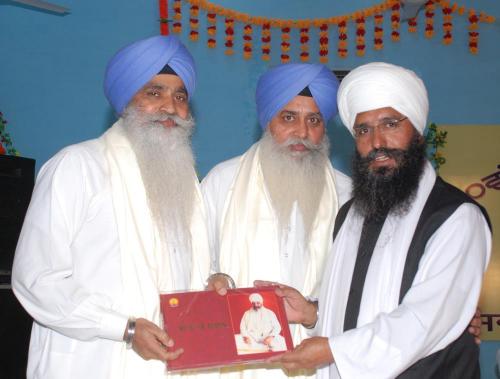 Adutti Gurmat Sangeet Samellan- 2011 (21)
