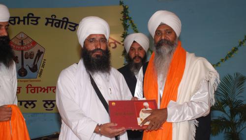 Adutti Gurmat Sangeet Samellan- 2011 (73)