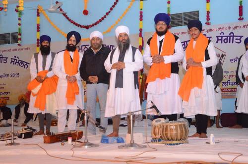 Sant Baba Amir Singh ji honouring Students of Jawaddi Taksal