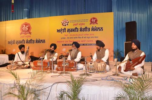 Adutti Gurmat Sangeet Samallen 2016 (69)