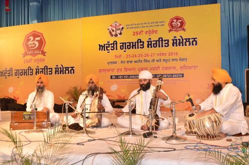 Adutti Gurmat Sangeet Samallen 2016 (75)