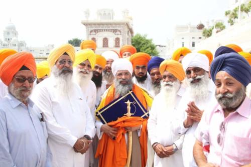 Sant Baba Sucha Singh ji honoured from Akal Takhat Sahib, award received by Sant Baba Amir Singh ji (11)