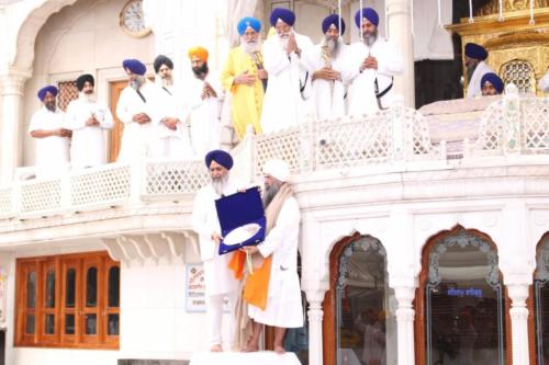 Sant Baba Sucha Singh ji honoured from Akal Takhat Sahib, award received by Sant Baba Amir Singh ji (5)